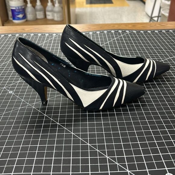 Vintage Jasmin Pumps Blue/White Striped Design 7 1/2B - Picture 2 of 8